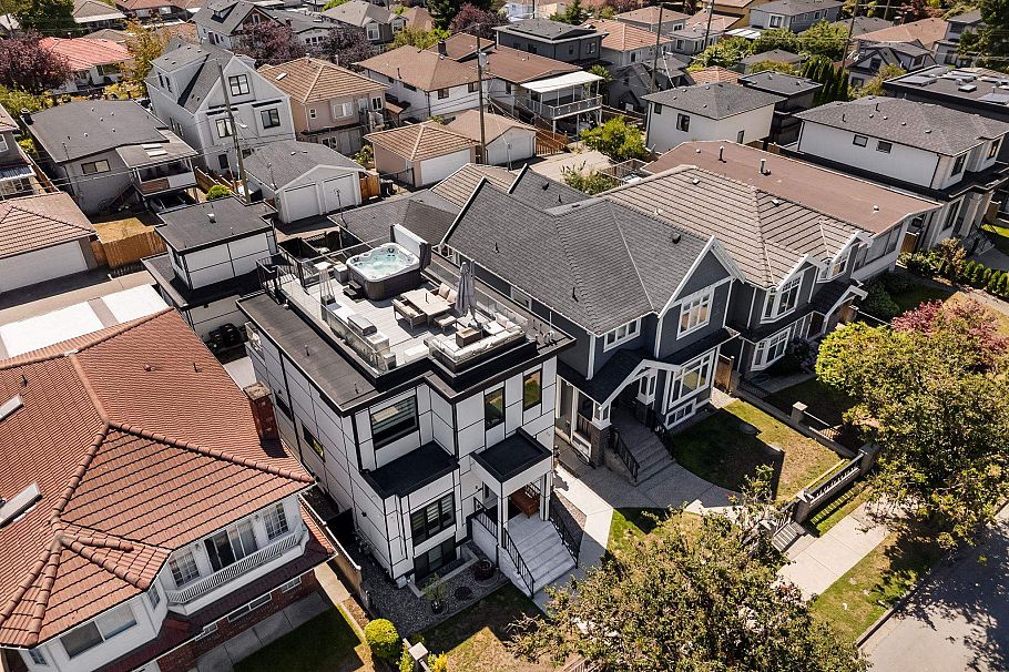 72 E 57th Avenue Vancouver, BC - 37