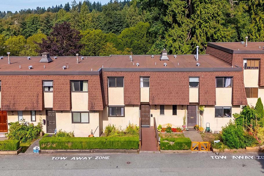 877 Old Lillooet Road North Vancouver, BC - 32