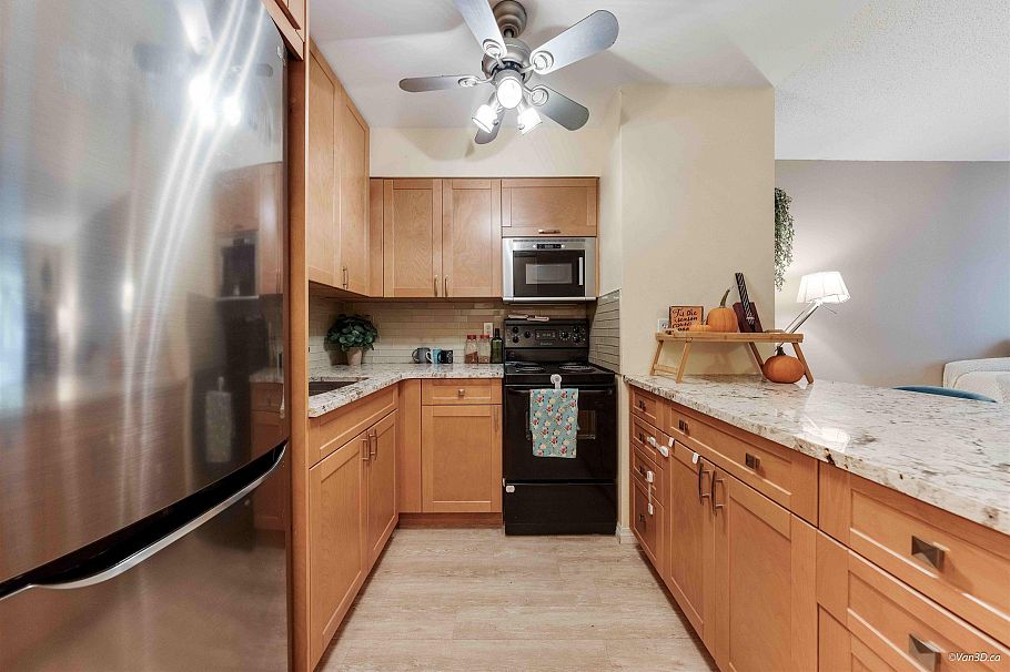 210 1545 E 2nd Avenue Vancouver, BC - 3