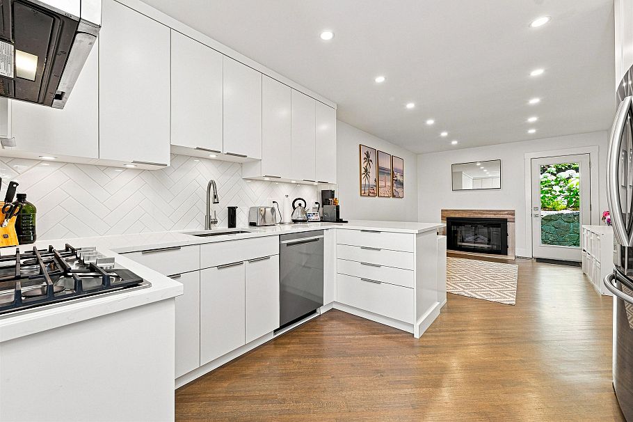 5723 Owl Court North Vancouver, BC - 14