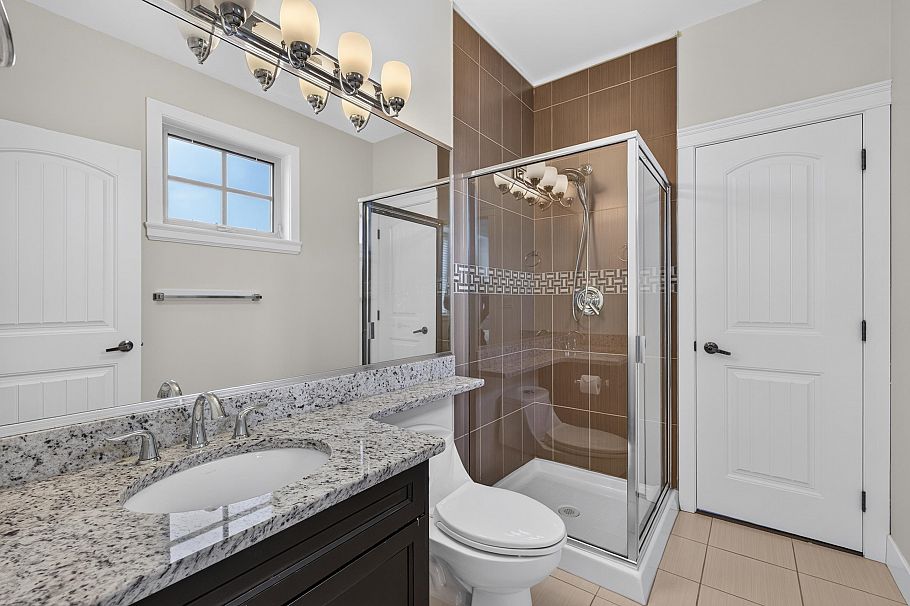 1010 E 55th Avenue Vancouver, BC - 28