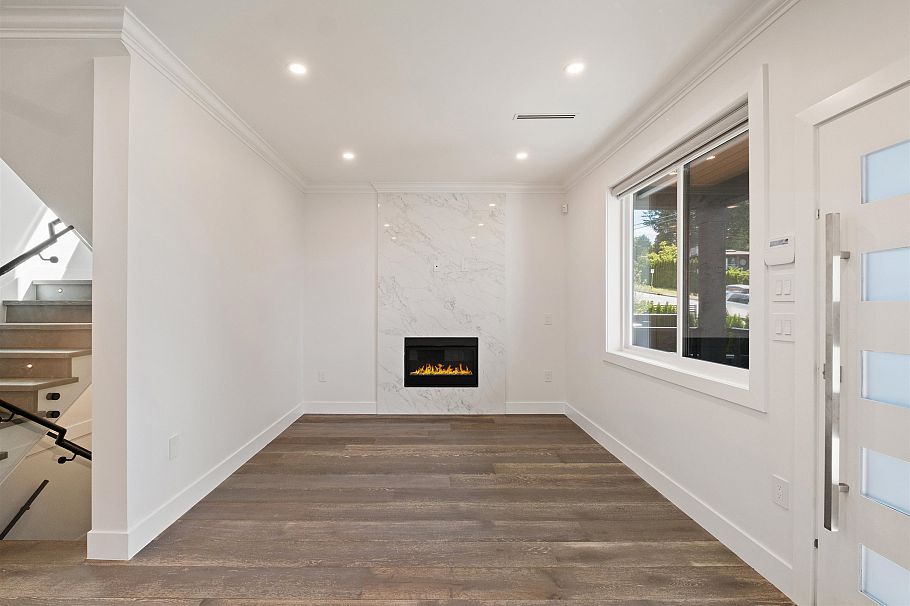 812 Montroyal Boulevard North Vancouver, BC - 7