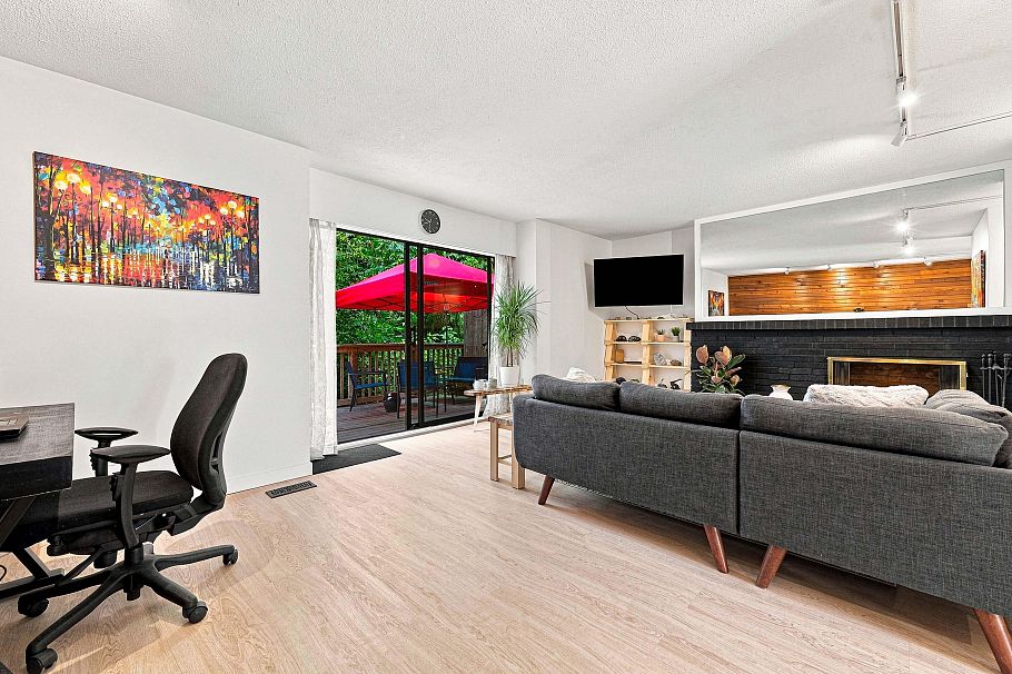 877 Old Lillooet Road North Vancouver, BC - 8