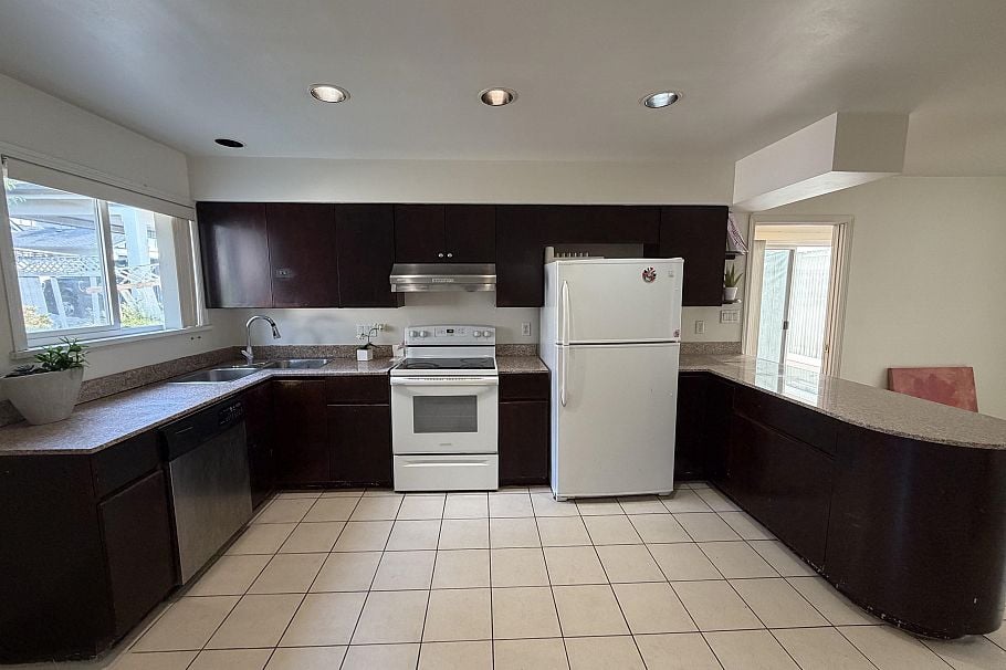 1945 W 44th Avenue Vancouver, BC - 8