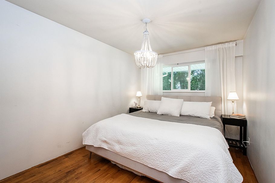 361 W 19th Street North Vancouver, BC - 13