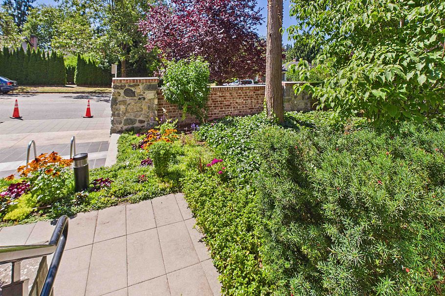 1573 W 57 Avenue Vancouver, BC - 37