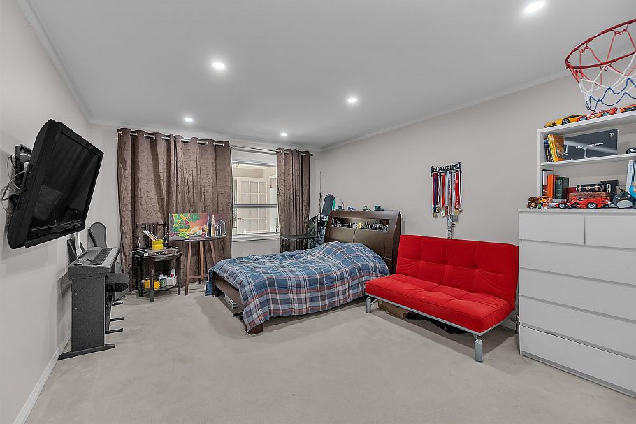 207 1500 Ostler Court North Vancouver, BC - 21