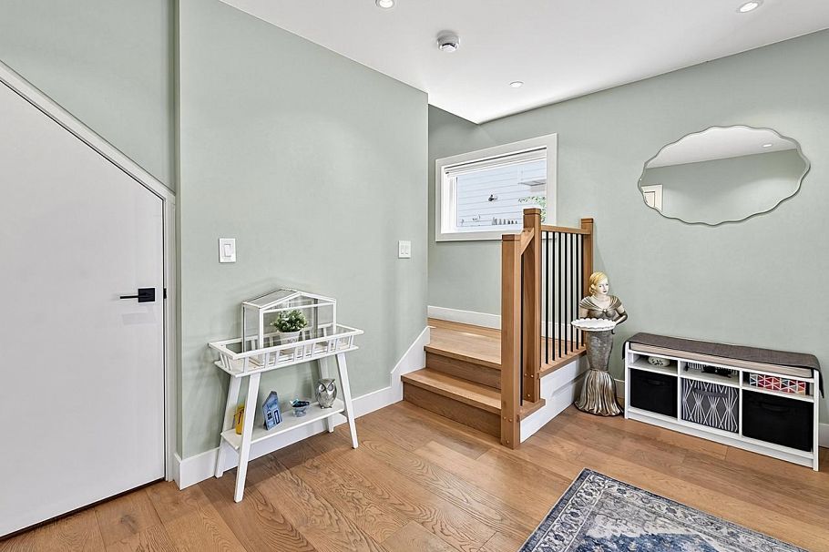 1324 W 15th Street North Vancouver, BC - 22