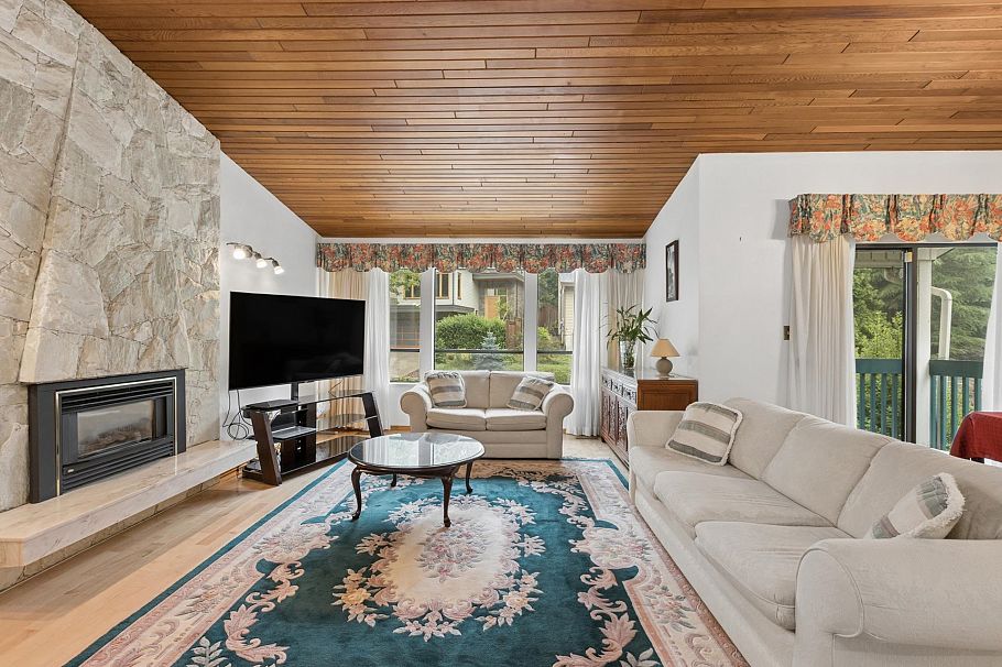 5609 White Pine Lane North Vancouver, BC - 3