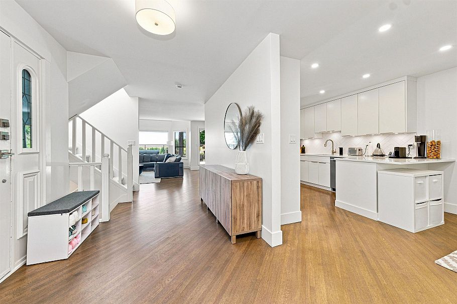 5723 Owl Court North Vancouver, BC - 17