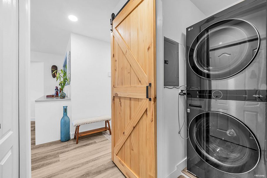 604 1500 Ostler Court North Vancouver, BC - 24