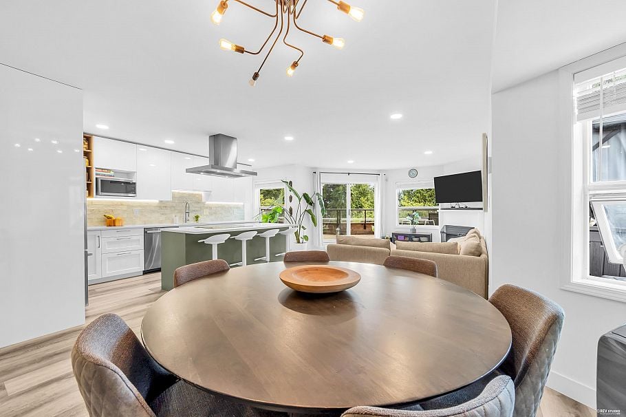 604 1500 Ostler Court North Vancouver, BC - 8