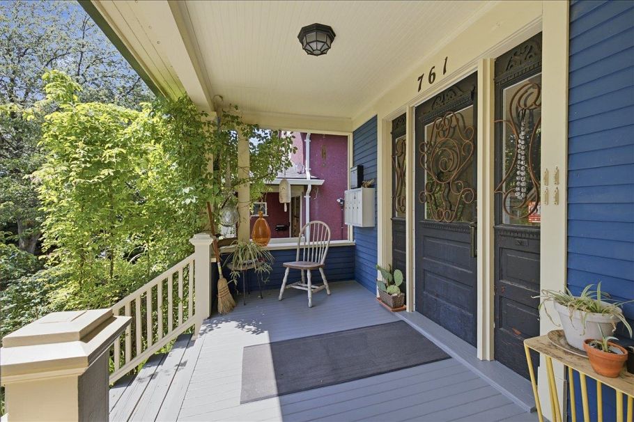 761 E 15th Avenue Vancouver, BC - 3