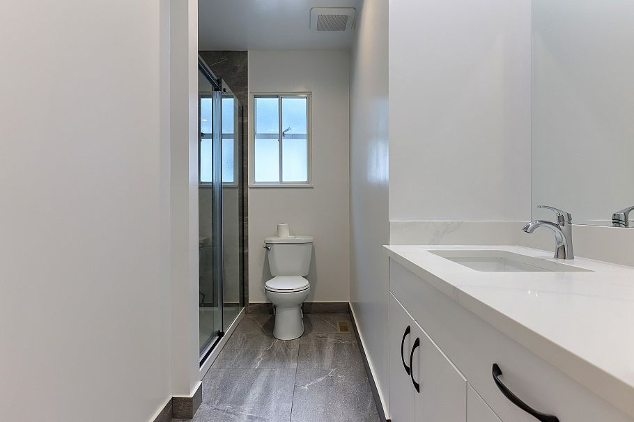 3492 E 49th Avenue Vancouver, BC - 16