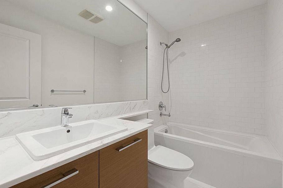 105 5868 Agronomy Road Vancouver, BC - 25