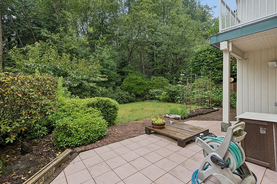 5609 White Pine Lane North Vancouver, BC - 38