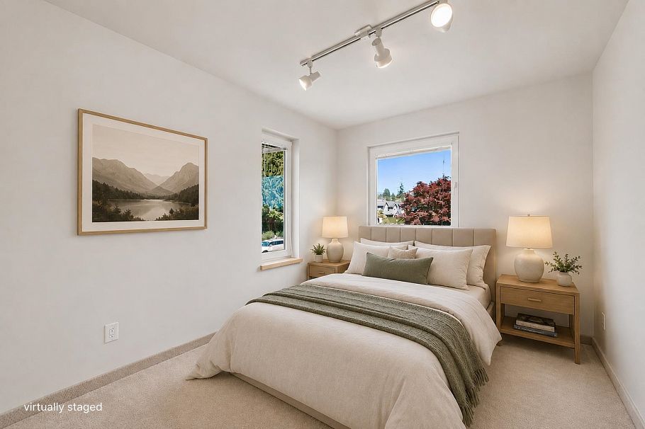 305 E 17th Street North Vancouver, BC - 25