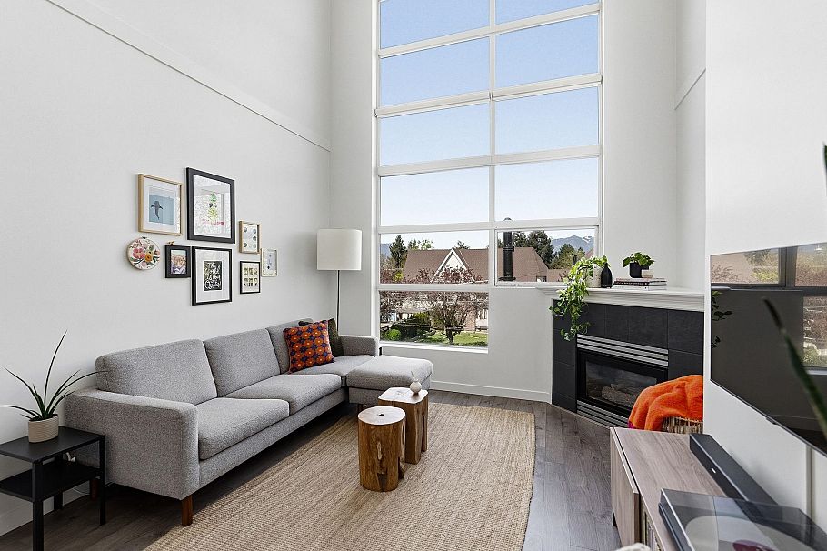 327 418 E Broadway Street Vancouver, BC - 4
