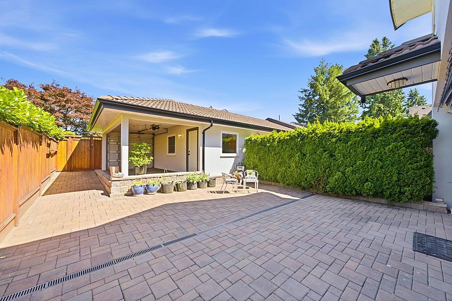 305 E 17th Street North Vancouver, BC - 34