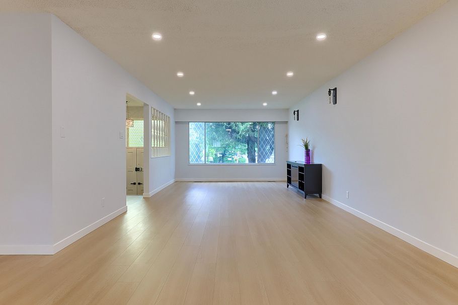 3492 E 49th Avenue Vancouver, BC - 3