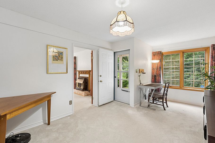 5609 White Pine Lane North Vancouver, BC - 32