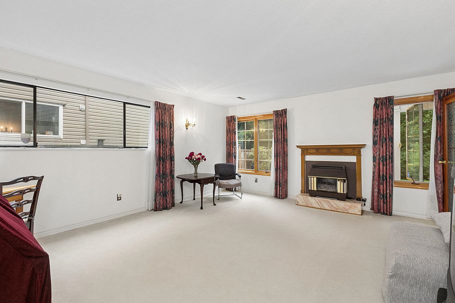 5609 White Pine Lane North Vancouver, BC - 30