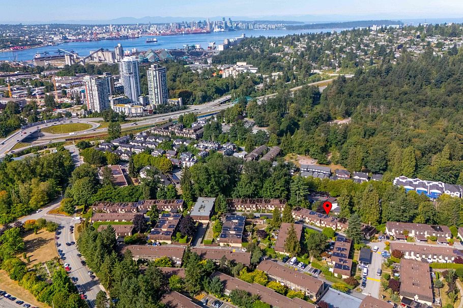 877 Old Lillooet Road North Vancouver, BC - 35