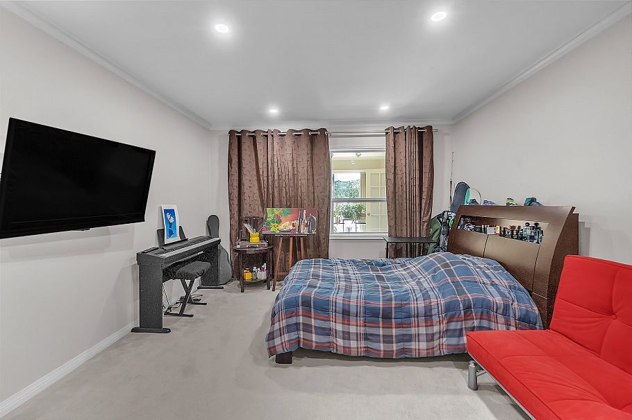 207 1500 Ostler Court North Vancouver, BC - 14