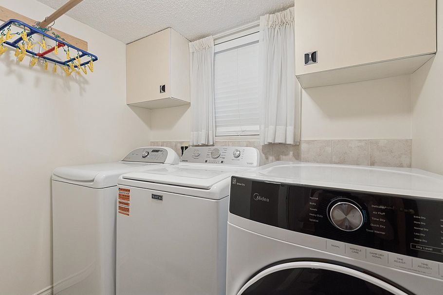 5609 White Pine Lane North Vancouver, BC - 37