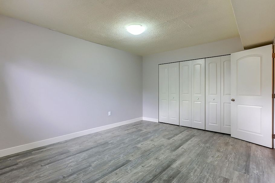 3492 E 49th Avenue Vancouver, BC - 29