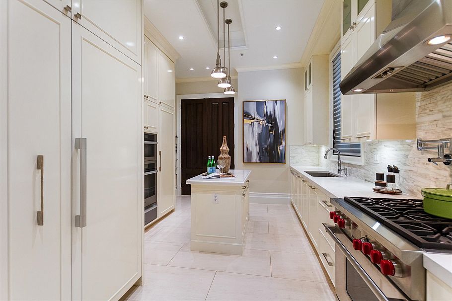 4768 W 4th Avenue Vancouver, BC - 7