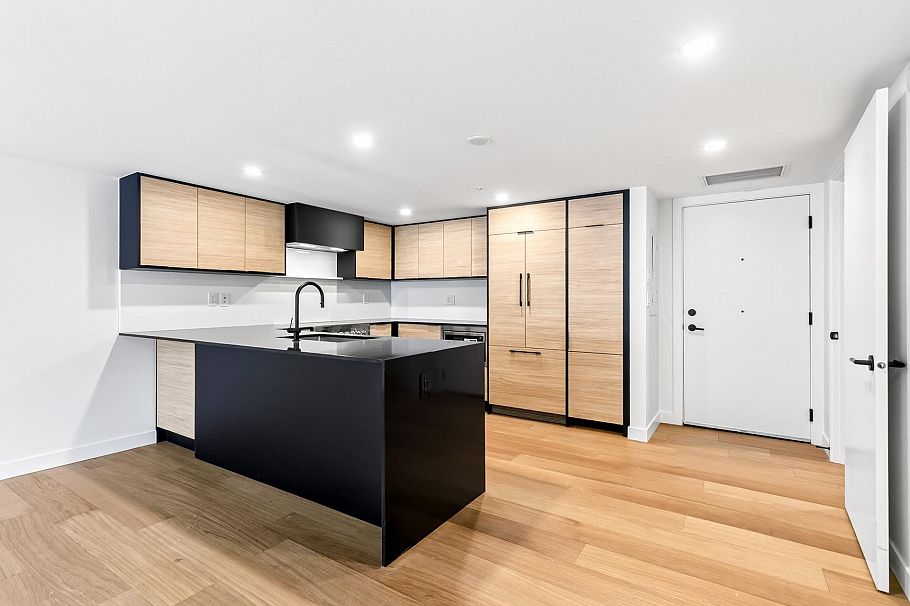 103 6485 Manitoba Street Vancouver, BC - 3