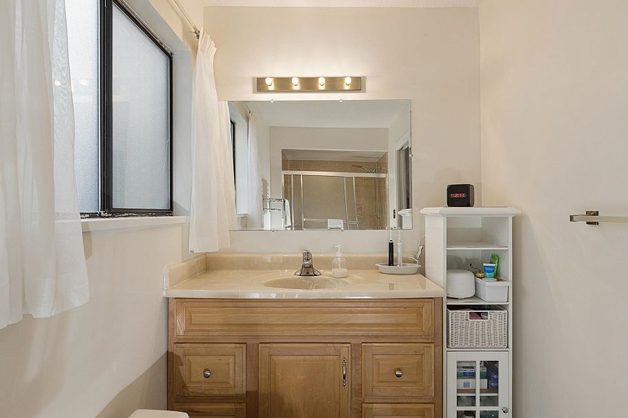 5609 White Pine Lane North Vancouver, BC - 23