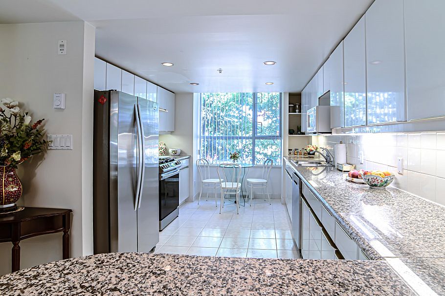 212 688 Fairchild Road Vancouver, BC - 10