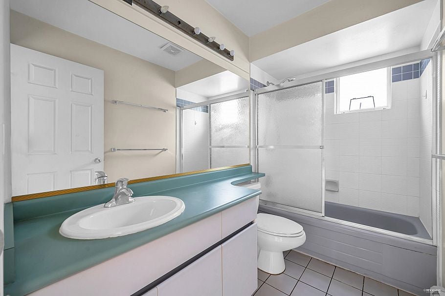 1945 W 44th Avenue Vancouver, BC - 20