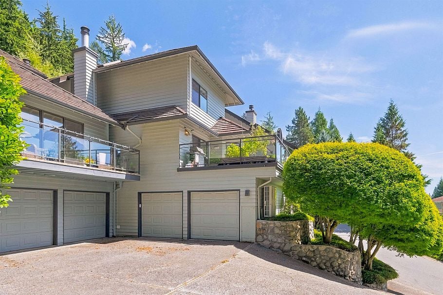 5723 Owl Court North Vancouver, BC - 1