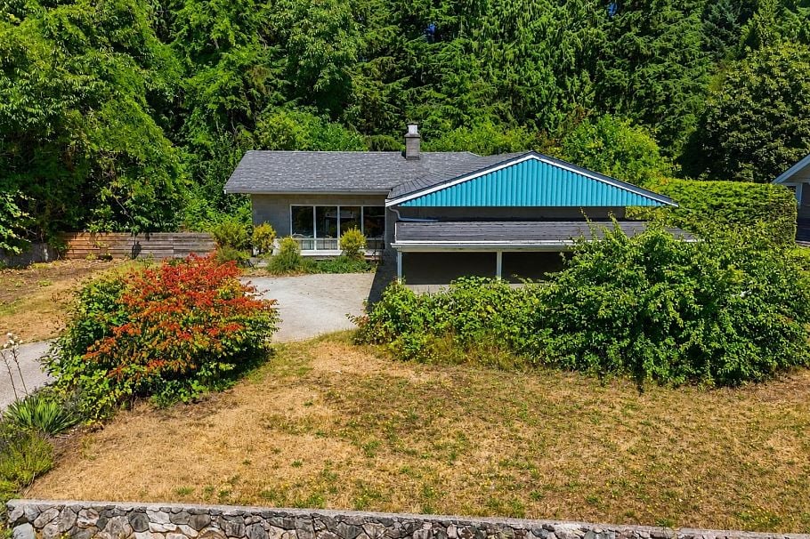 3922 Sunnycrest Drive North Vancouver, BC - 9