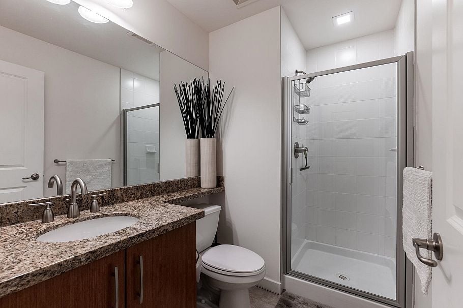6230 Logan Lane Vancouver, BC - 30