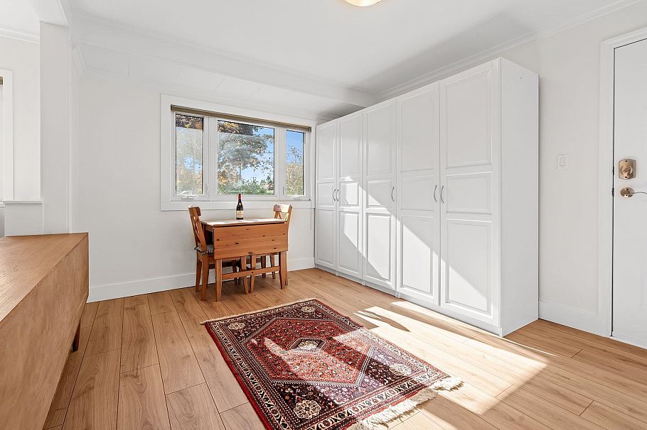 1216 Pinewood Crescent North Vancouver, BC - 11