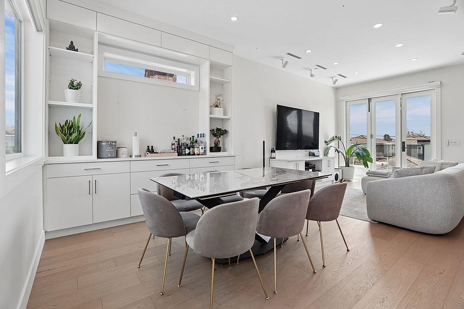 72 E 57th Avenue Vancouver, BC - 6