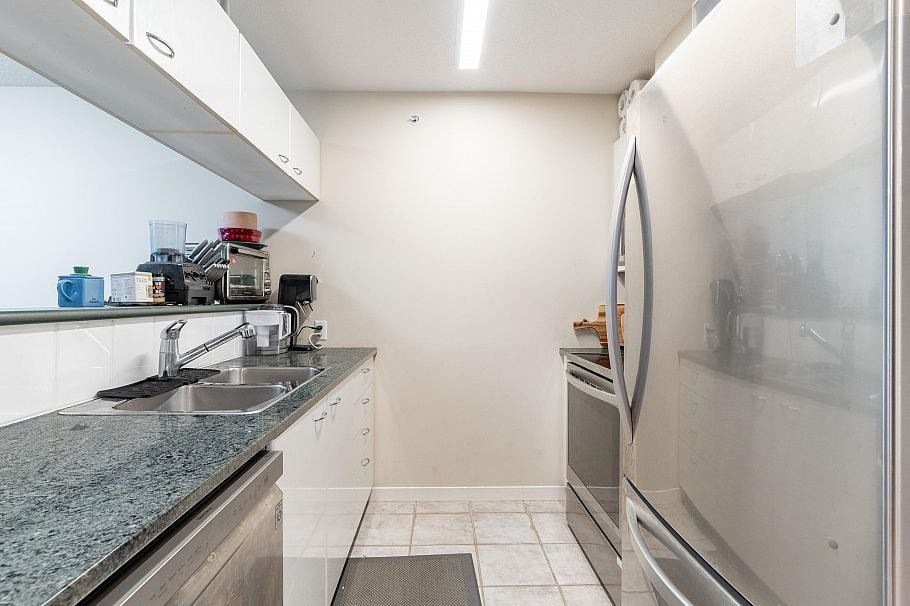 411 1367 Alberni Street Vancouver, BC - 7