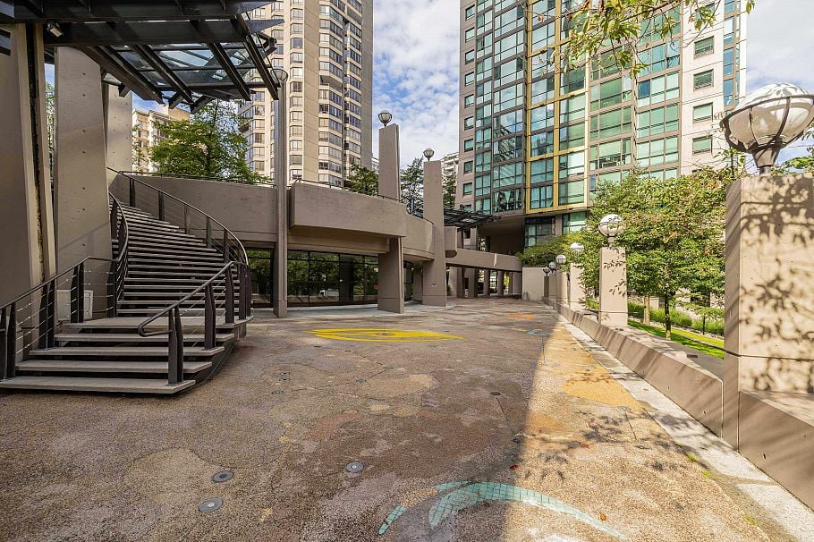 411 1367 Alberni Street Vancouver, BC - 31