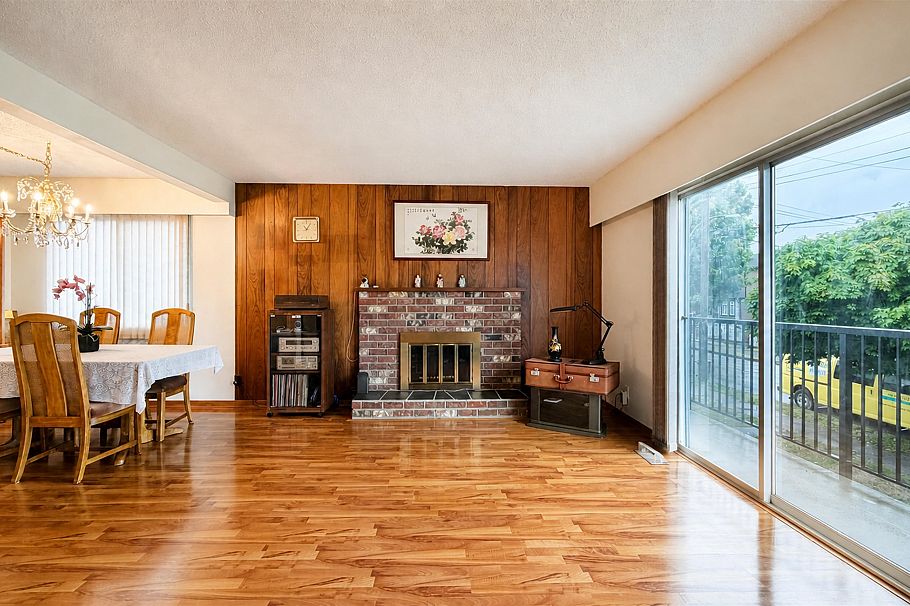 2184 E 35th Avenue Vancouver, BC - 4