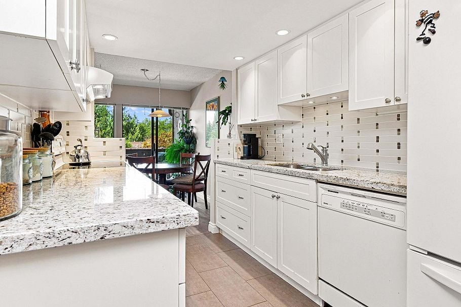 1059 Old Lillooet Road North Vancouver, BC - 18