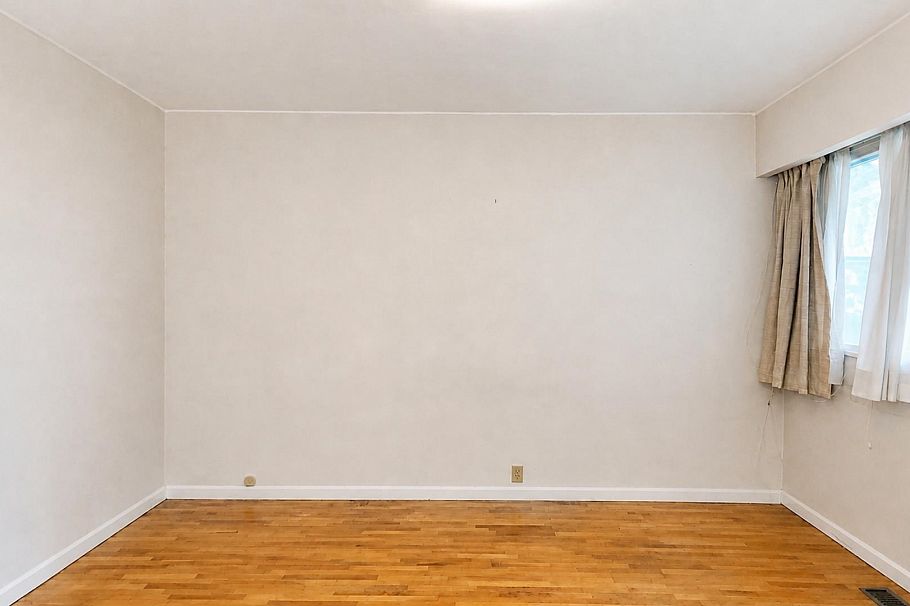 2748 E 6th Avenue Vancouver, BC - 20