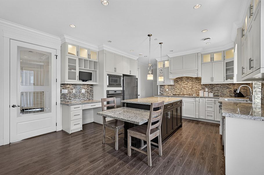 1010 E 55th Avenue Vancouver, BC - 8