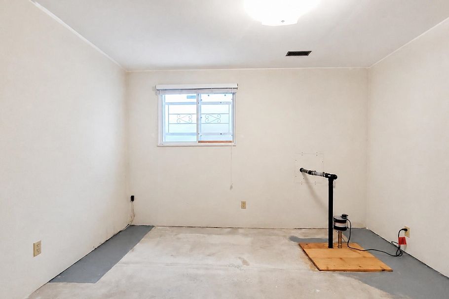 2748 E 6th Avenue Vancouver, BC - 29