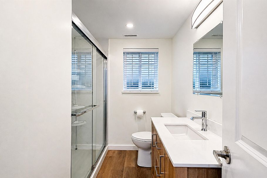2184 E 35th Avenue Vancouver, BC - 26
