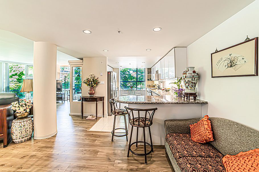 212 688 Fairchild Road Vancouver, BC - 12