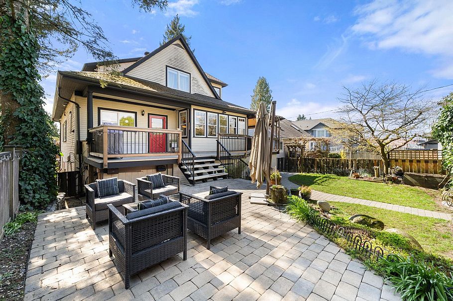 628 E 5th Street North Vancouver, BC - 36